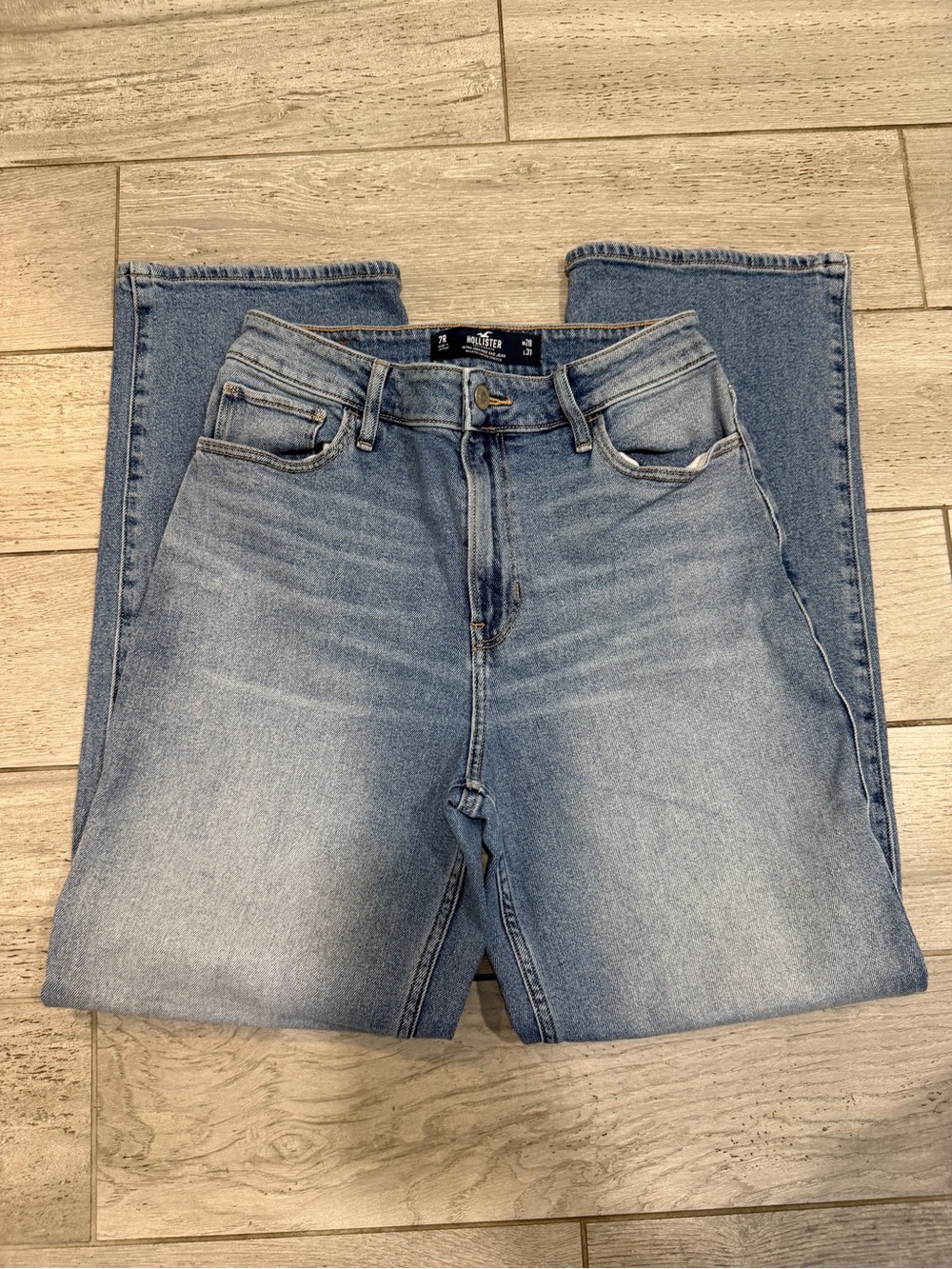 Hollister Light Wash Straight-Leg Women's Jeans